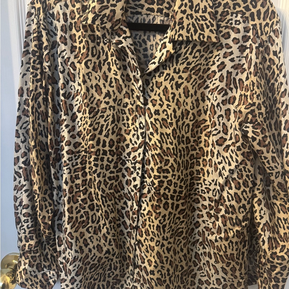 Vintage fY2 Silk Leopard Button-Up Shirt